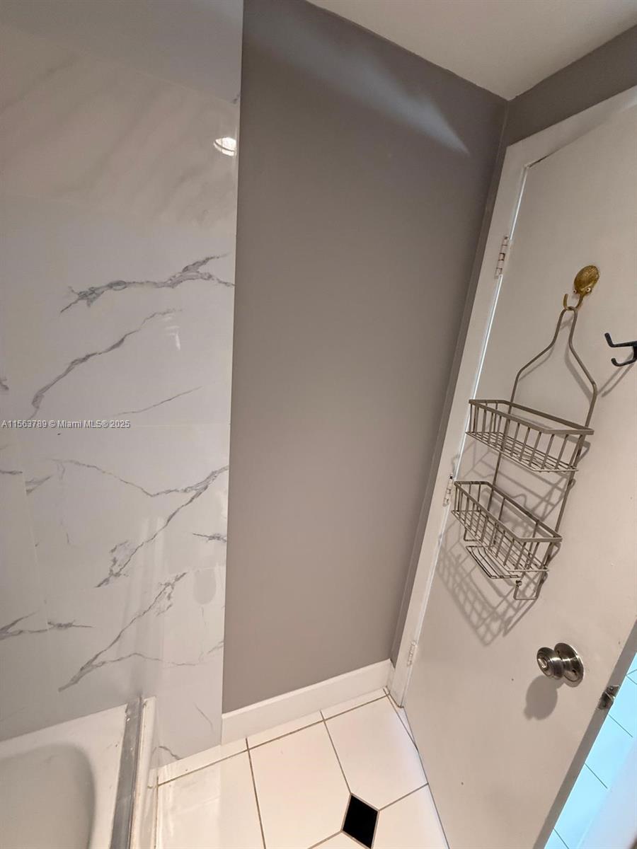 300 Bayview Dr 906, Sunny Isles Beach, Florida 33160, 3 Bedrooms Bedrooms, ,2 BathroomsBathrooms,Residential,For Sale,300 Bayview Dr 906,A11563789