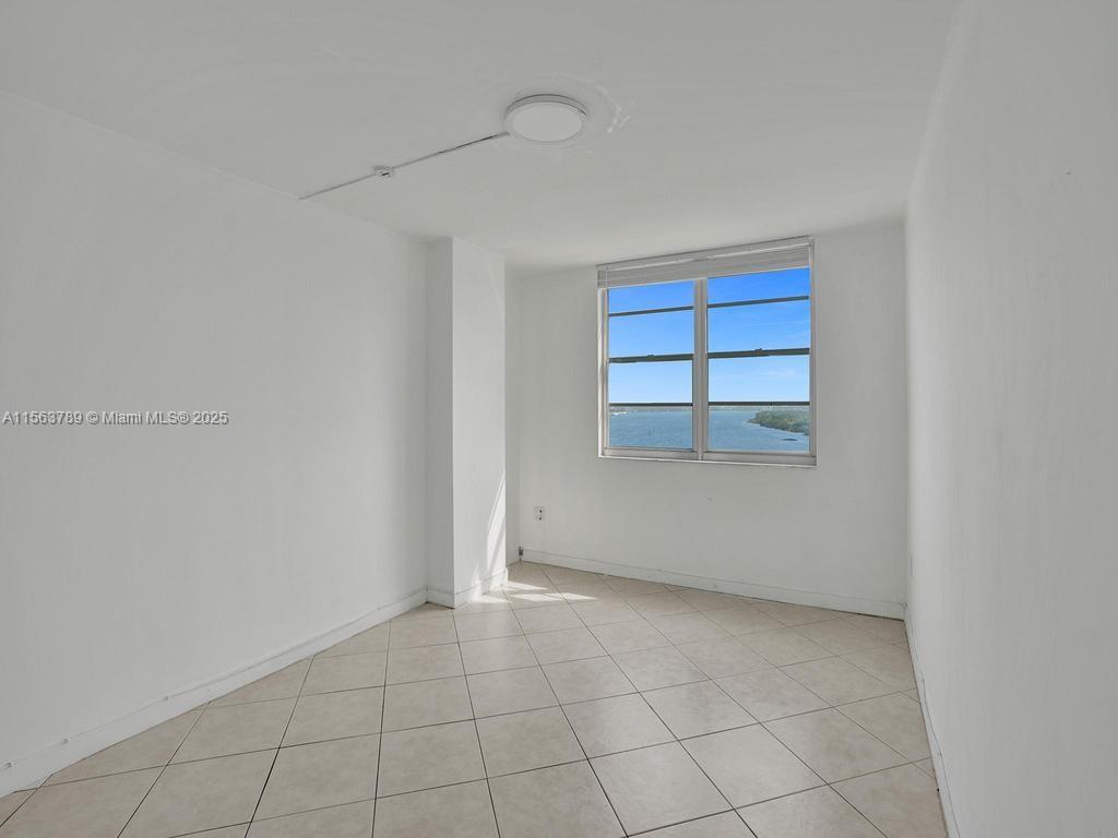 300 Bayview Dr 906, Sunny Isles Beach, Florida 33160, 3 Bedrooms Bedrooms, ,2 BathroomsBathrooms,Residential,For Sale,300 Bayview Dr 906,A11563789