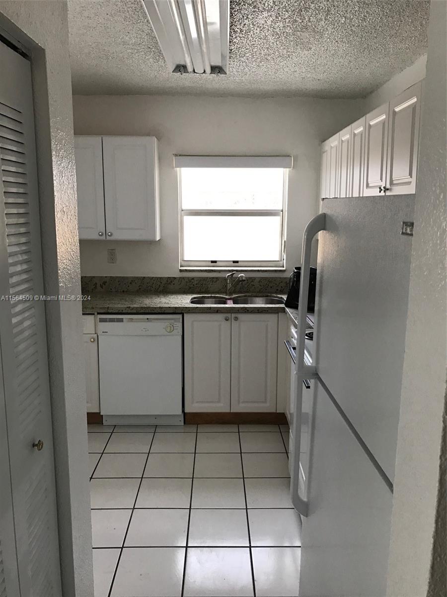5100 SW 41st St PH6, Pembroke Park, Florida 33023, 1 Bedroom Bedrooms, ,1 BathroomBathrooms,Residentiallease,For Rent,5100 SW 41st St PH6,A11564509