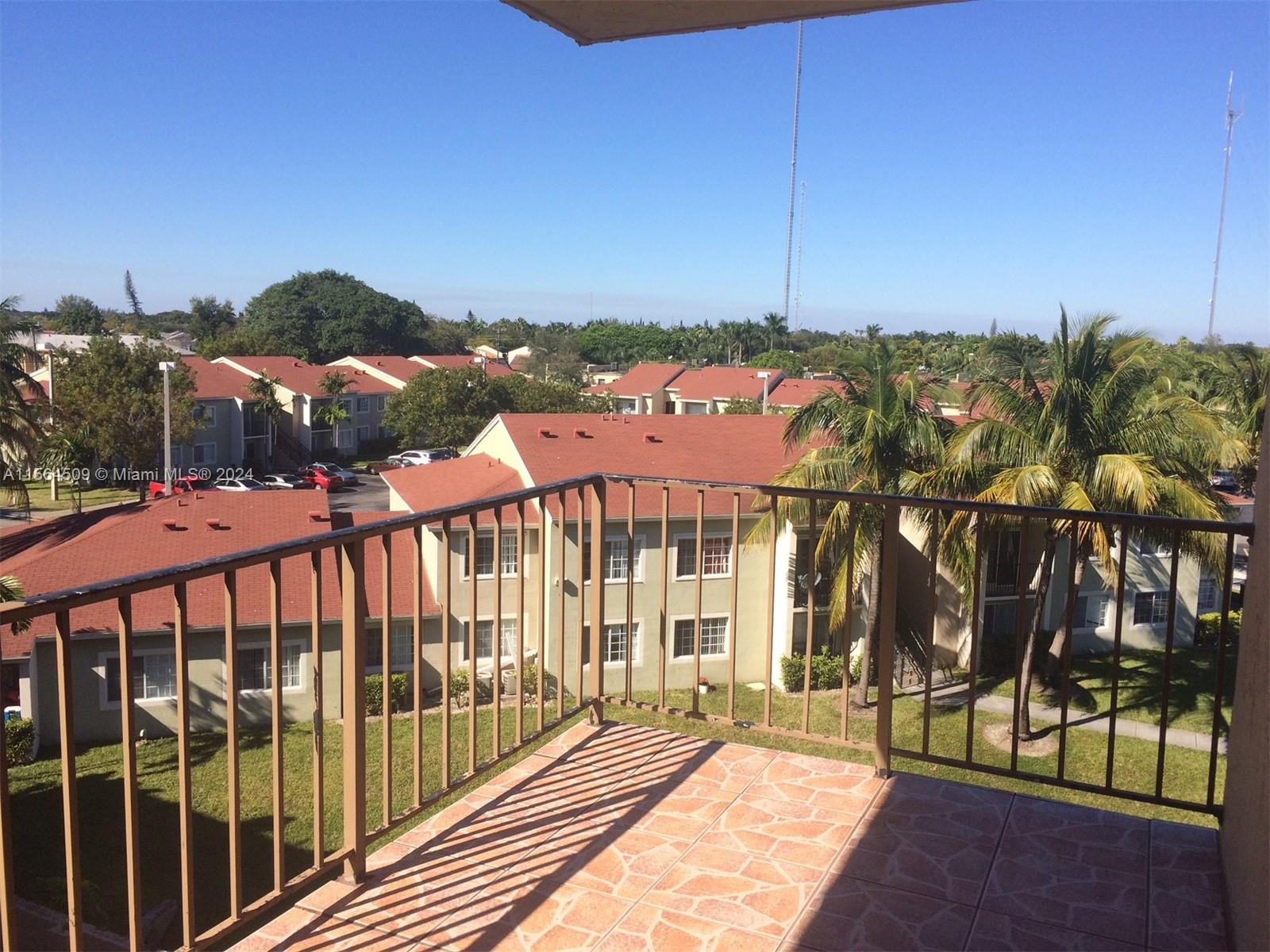 5100 SW 41st St PH6, Pembroke Park, Florida 33023, 1 Bedroom Bedrooms, ,1 BathroomBathrooms,Residentiallease,For Rent,5100 SW 41st St PH6,A11564509