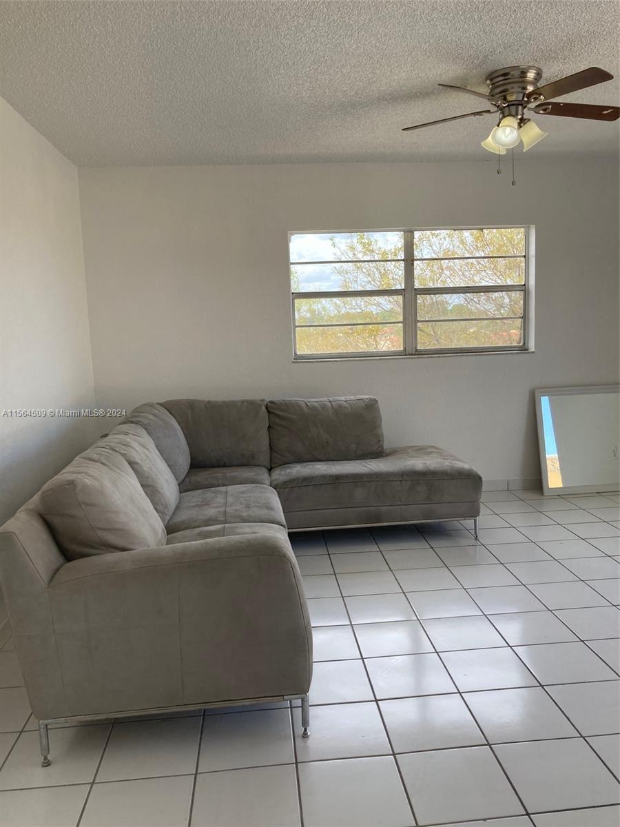 5100 SW 41st St PH6, Pembroke Park, Florida 33023, 1 Bedroom Bedrooms, ,1 BathroomBathrooms,Residentiallease,For Rent,5100 SW 41st St PH6,A11564509