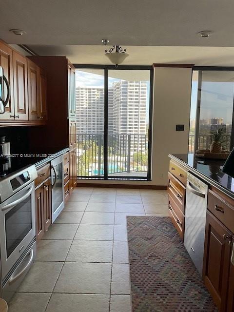 300 SE Three Islands Blvd 211, Hallandale Beach, Florida 33009, 2 Bedrooms Bedrooms, ,2 BathroomsBathrooms,Residentiallease,For Rent,300 SE Three Islands Blvd 211,A11564277