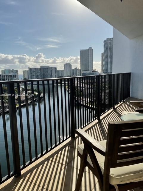 300 SE Three Islands Blvd 211, Hallandale Beach, Florida 33009, 2 Bedrooms Bedrooms, ,2 BathroomsBathrooms,Residentiallease,For Rent,300 SE Three Islands Blvd 211,A11564277