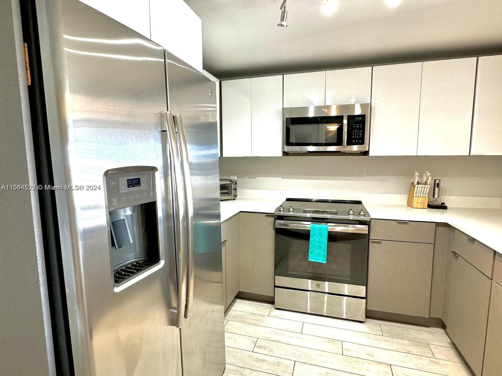 321 NE 26th St PH904, Miami, Florida 33137, 2 Bedrooms Bedrooms, ,2 BathroomsBathrooms,Residentiallease,For Rent,321 NE 26th St PH904,A11564522