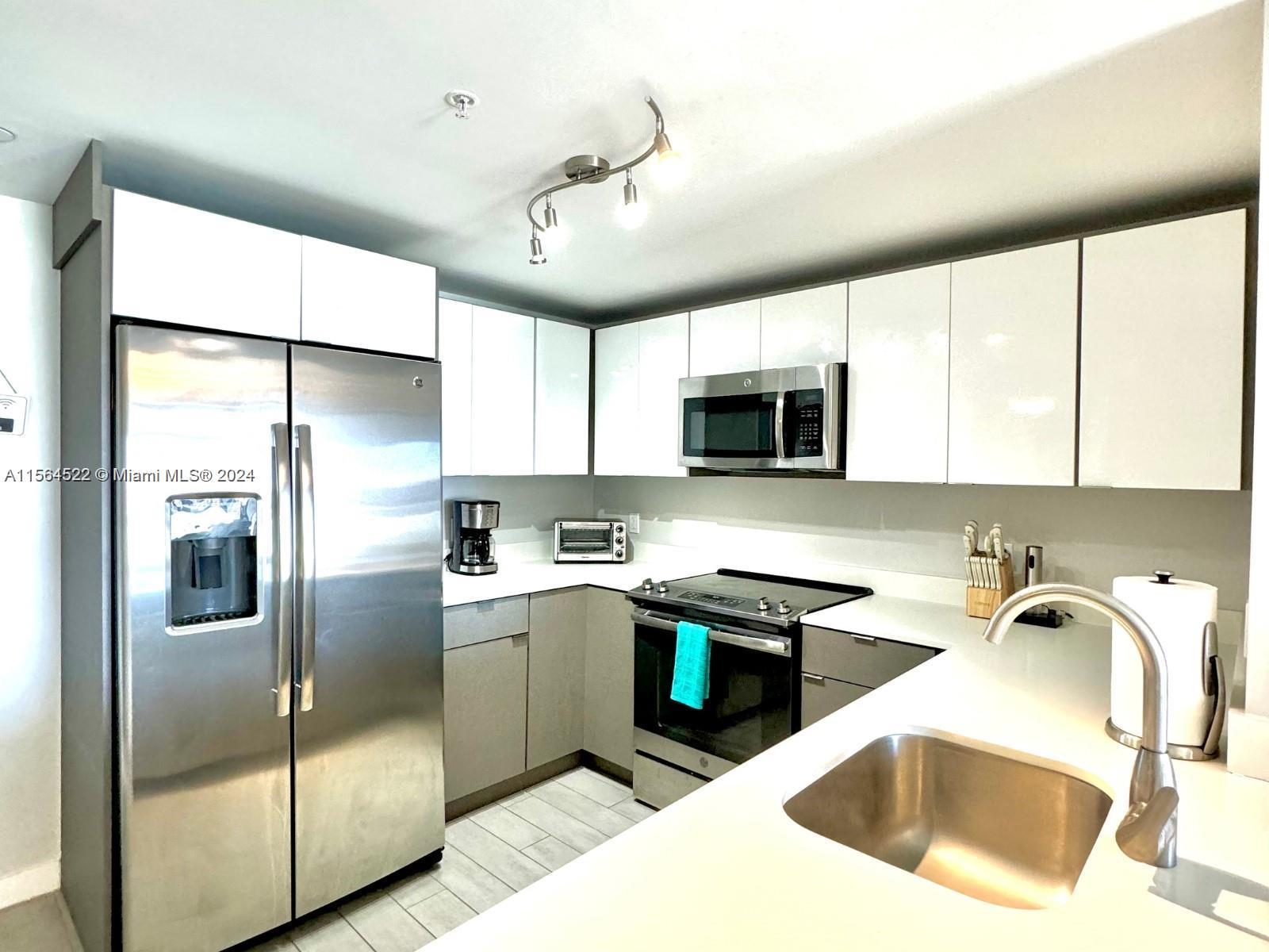 321 NE 26th St PH904, Miami, Florida 33137, 2 Bedrooms Bedrooms, ,2 BathroomsBathrooms,Residentiallease,For Rent,321 NE 26th St PH904,A11564522