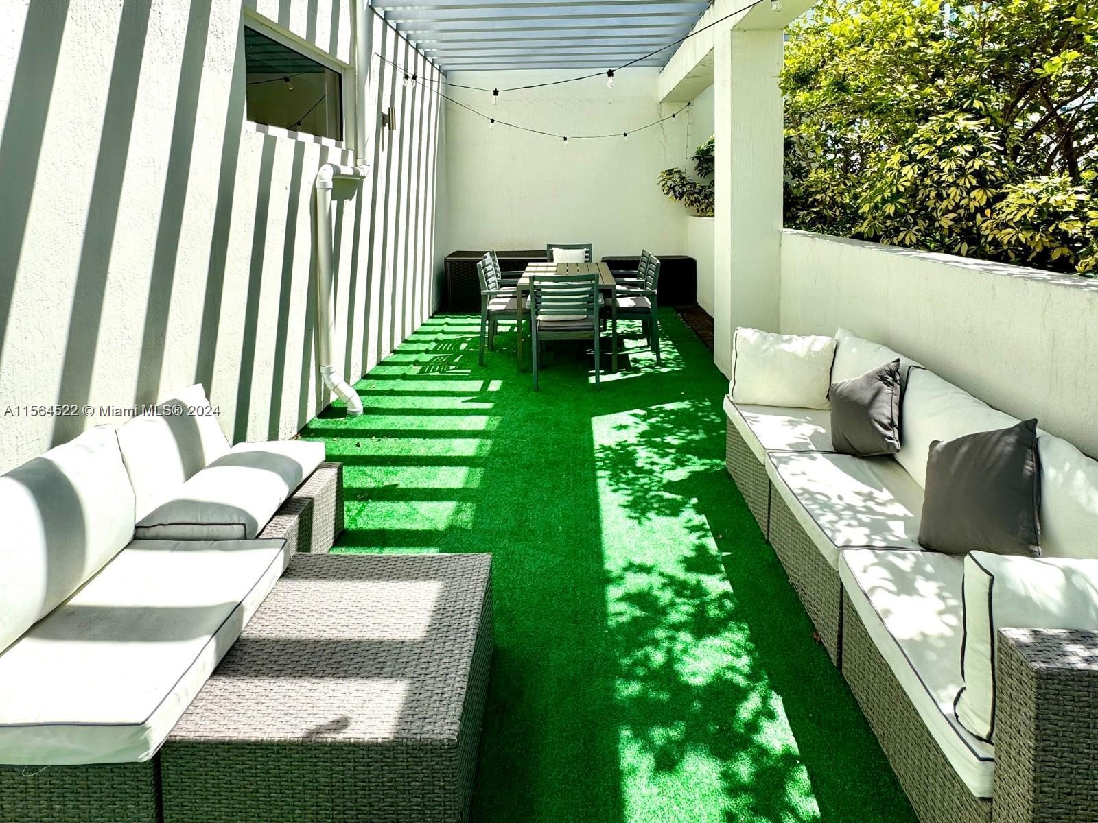 321 NE 26th St PH904, Miami, Florida 33137, 2 Bedrooms Bedrooms, ,2 BathroomsBathrooms,Residentiallease,For Rent,321 NE 26th St PH904,A11564522