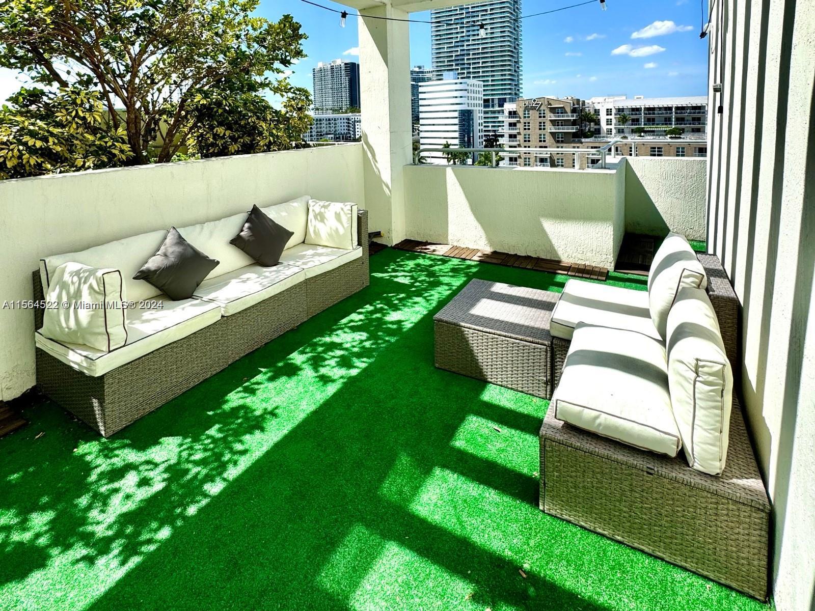 321 NE 26th St PH904, Miami, Florida 33137, 2 Bedrooms Bedrooms, ,2 BathroomsBathrooms,Residentiallease,For Rent,321 NE 26th St PH904,A11564522