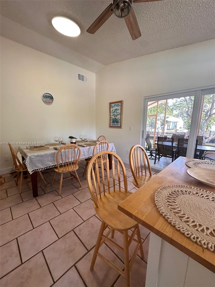 2650 Scott St, Hollywood, Florida 33020, 3 Bedrooms Bedrooms, ,2 BathroomsBathrooms,Residentiallease,For Rent,2650 Scott St,A11564525