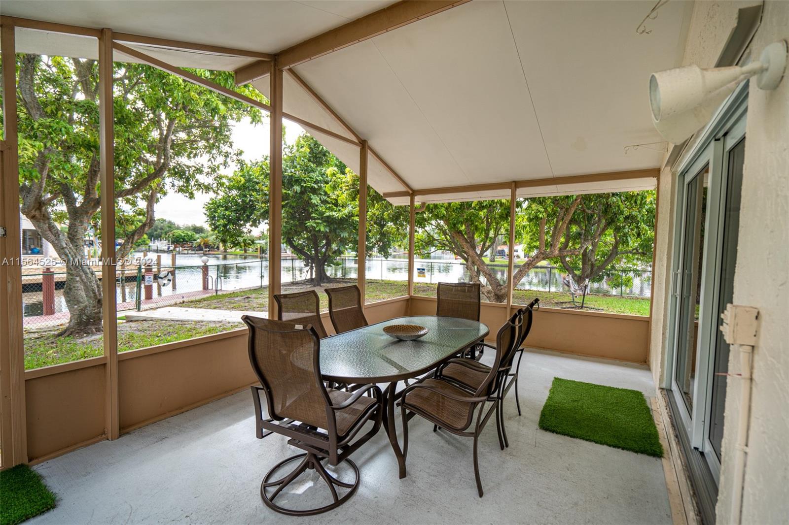 2650 Scott St, Hollywood, Florida 33020, 3 Bedrooms Bedrooms, ,2 BathroomsBathrooms,Residentiallease,For Rent,2650 Scott St,A11564525