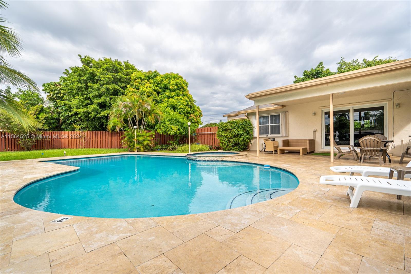 2650 Scott St, Hollywood, Florida 33020, 3 Bedrooms Bedrooms, ,2 BathroomsBathrooms,Residentiallease,For Rent,2650 Scott St,A11564525