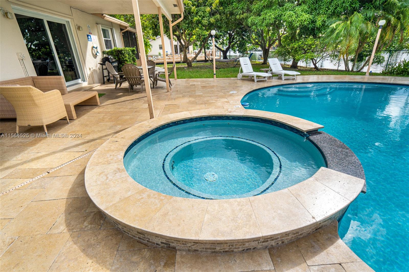 2650 Scott St, Hollywood, Florida 33020, 3 Bedrooms Bedrooms, ,2 BathroomsBathrooms,Residentiallease,For Rent,2650 Scott St,A11564525