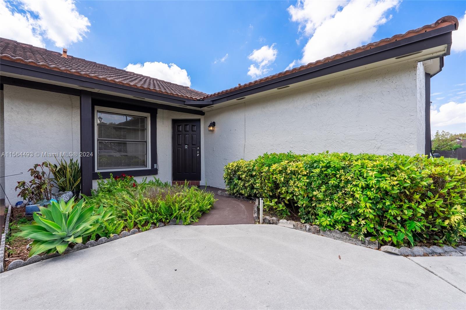 15252 SW 46th Ln HR-68, Miami, Florida 33185, 2 Bedrooms Bedrooms, 2 Rooms Rooms,2 BathroomsBathrooms,Residential,For Sale,15252 SW 46th Ln HR-68,A11564493