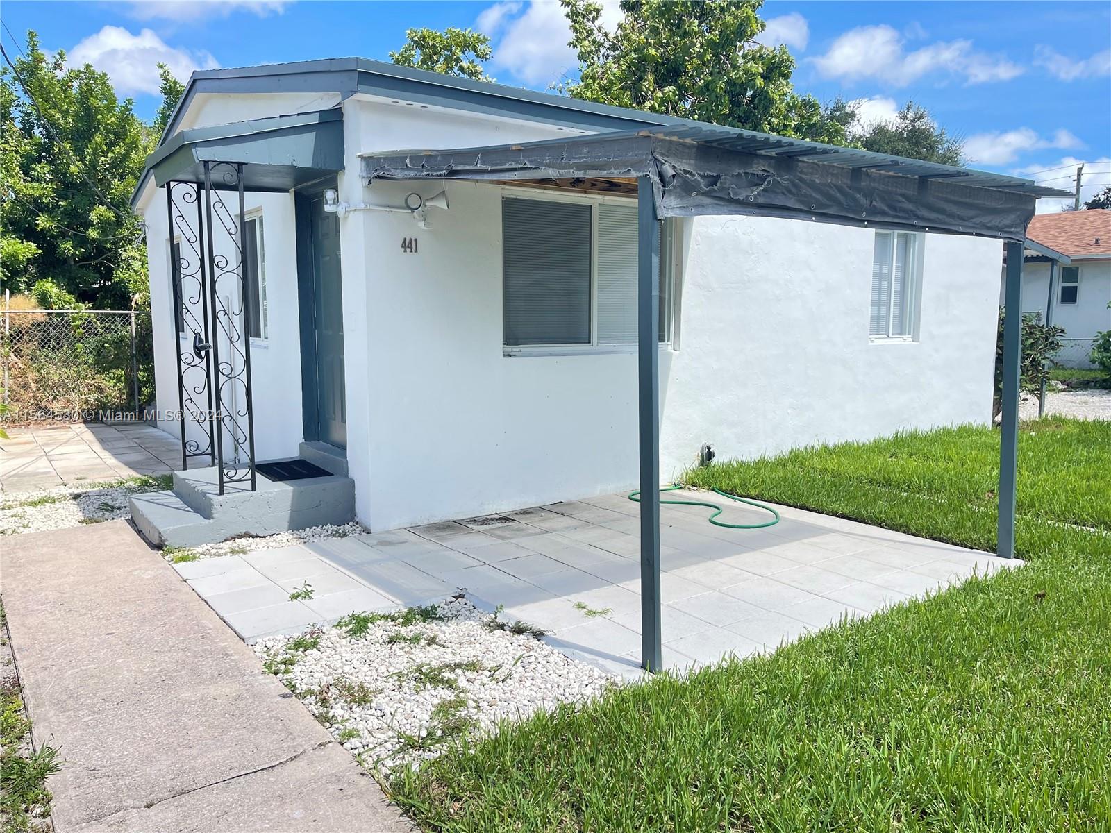441 NW 95th St 1, Miami, Florida 33150, 2 Bedrooms Bedrooms, ,1 BathroomBathrooms,Residentiallease,For Rent,441 NW 95th St 1,A11564530