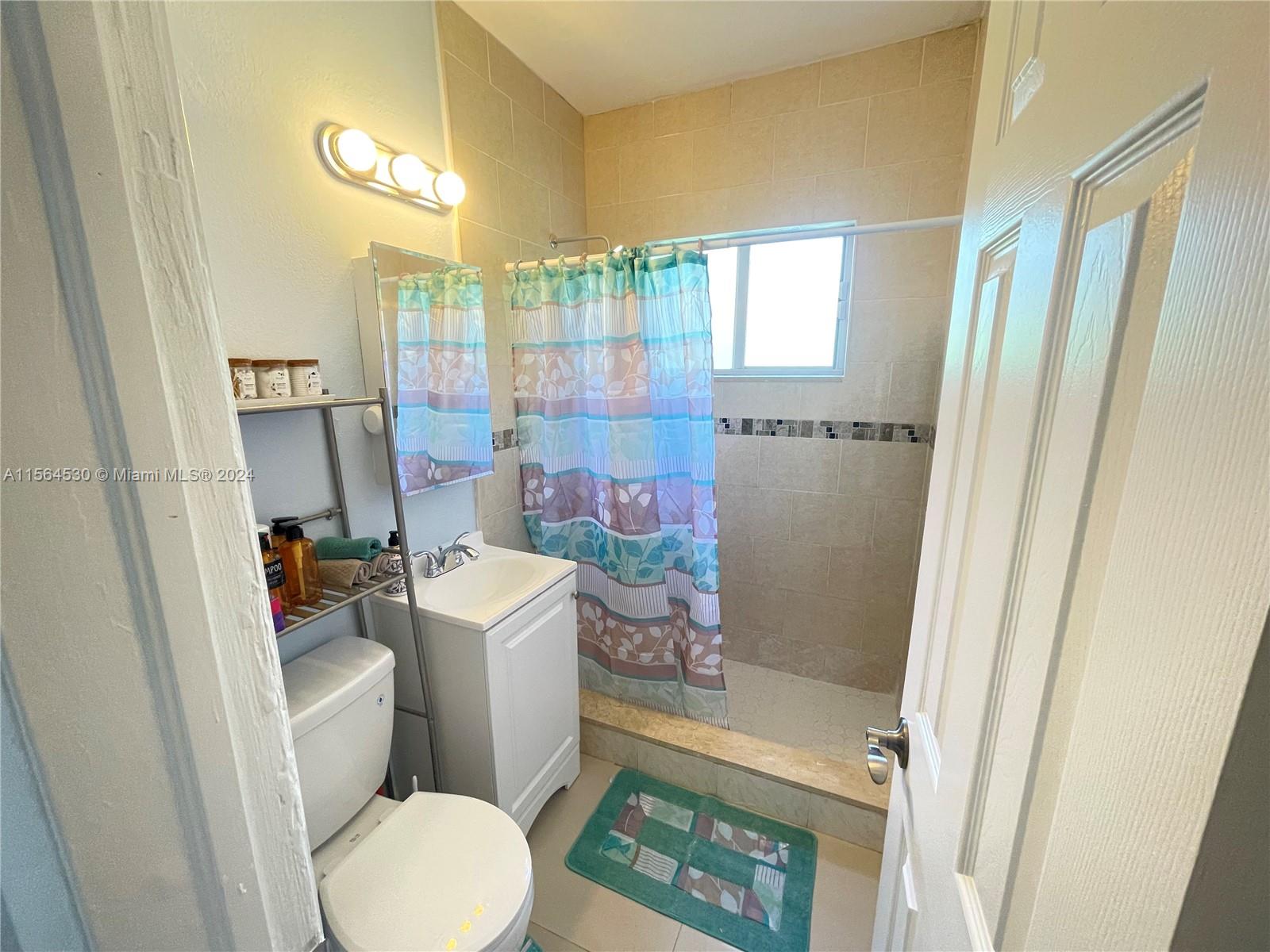 441 NW 95th St 1, Miami, Florida 33150, 2 Bedrooms Bedrooms, ,1 BathroomBathrooms,Residentiallease,For Rent,441 NW 95th St 1,A11564530