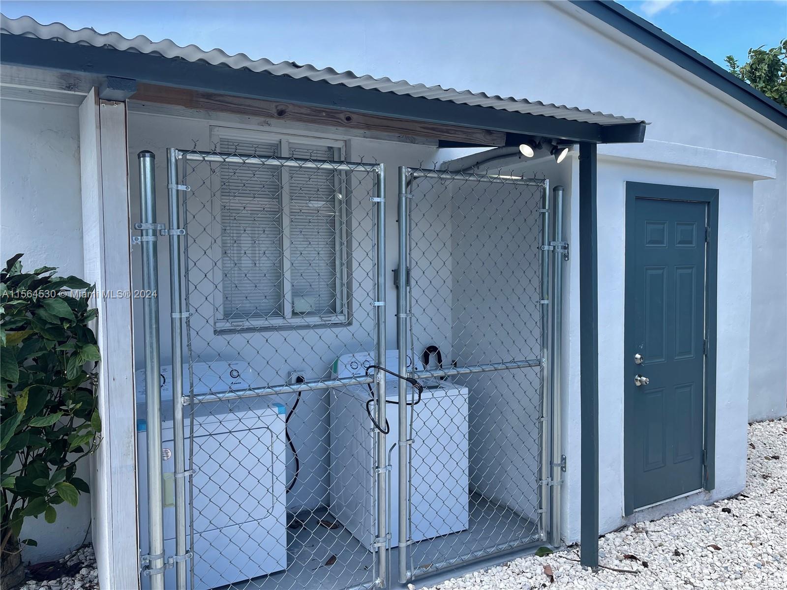 441 NW 95th St 1, Miami, Florida 33150, 2 Bedrooms Bedrooms, ,1 BathroomBathrooms,Residentiallease,For Rent,441 NW 95th St 1,A11564530