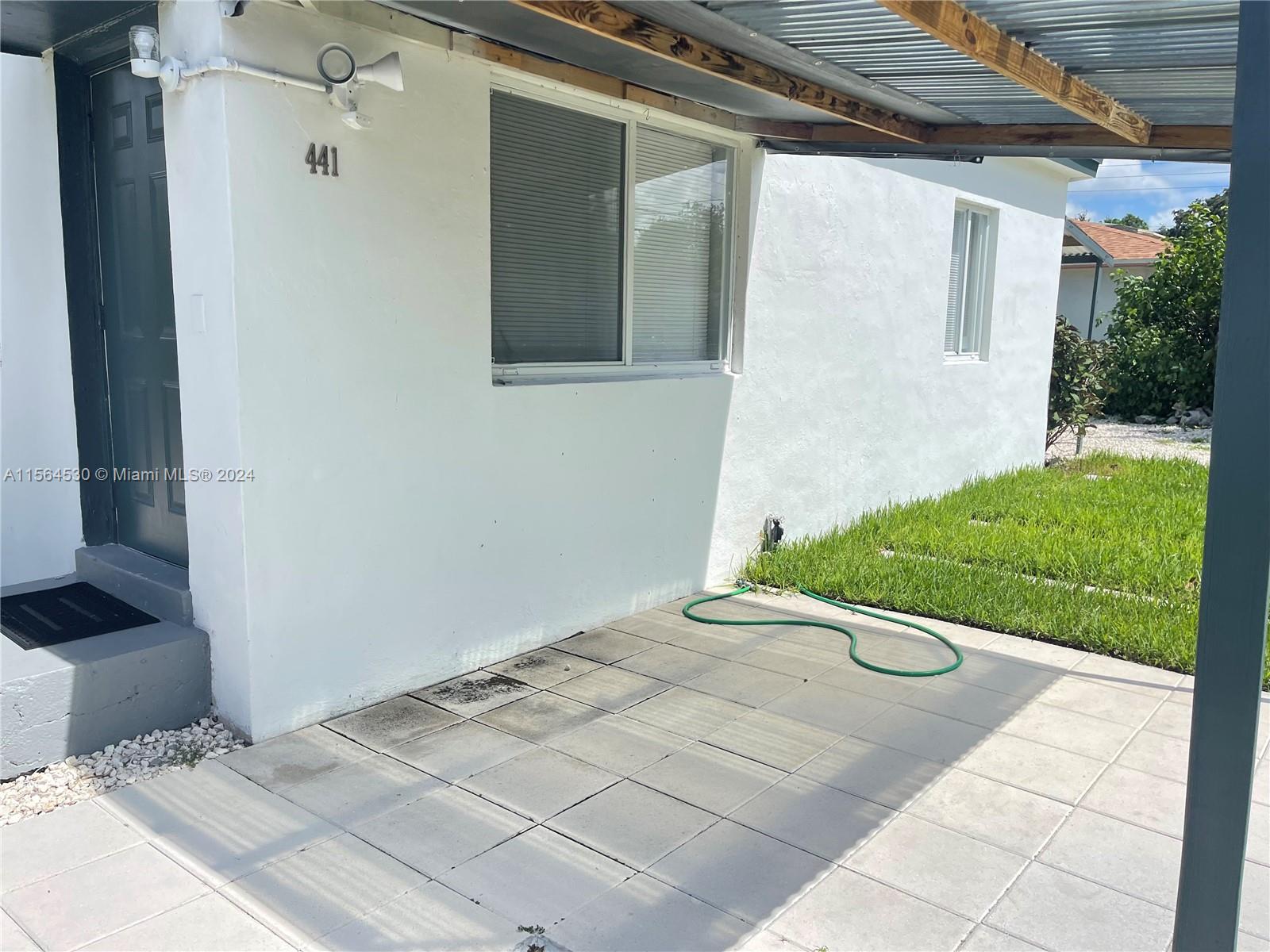 441 NW 95th St 1, Miami, Florida 33150, 2 Bedrooms Bedrooms, ,1 BathroomBathrooms,Residentiallease,For Rent,441 NW 95th St 1,A11564530