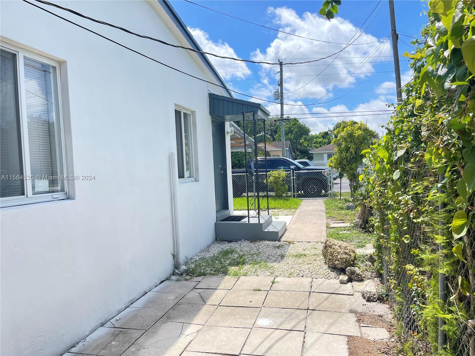 441 NW 95th St 1, Miami, Florida 33150, 2 Bedrooms Bedrooms, ,1 BathroomBathrooms,Residentiallease,For Rent,441 NW 95th St 1,A11564530