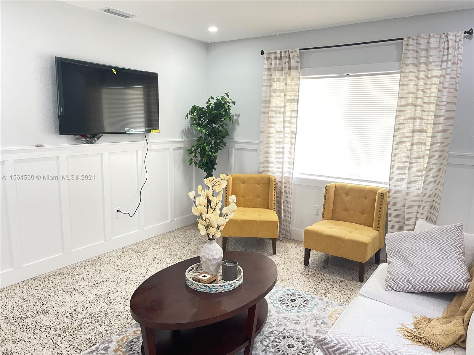 441 NW 95th St 1, Miami, Florida 33150, 2 Bedrooms Bedrooms, ,1 BathroomBathrooms,Residentiallease,For Rent,441 NW 95th St 1,A11564530