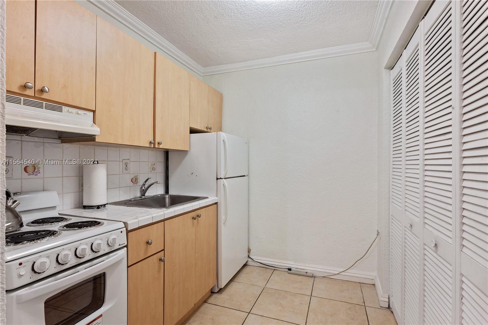 3059 Day Ave 2, Miami, Florida 33133, ,1 BathroomBathrooms,Residentiallease,For Rent,3059 Day Ave 2,A11564540