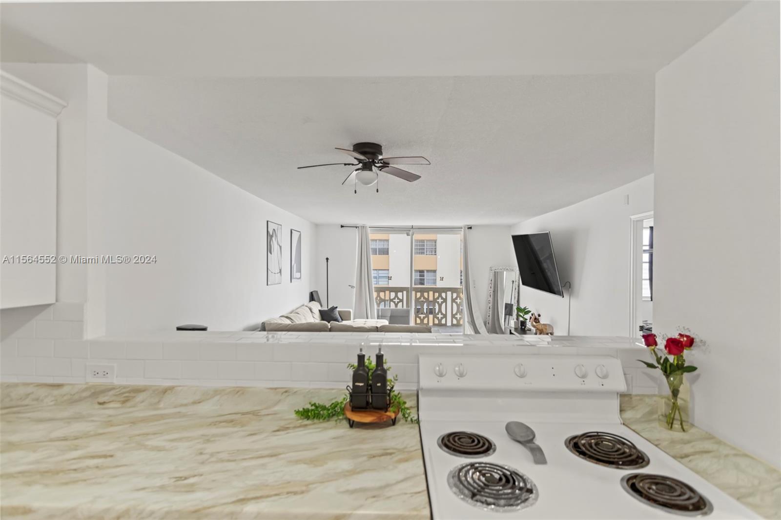 1817 S Ocean Dr 722, Hallandale Beach, Florida 33009, 1 Bedroom Bedrooms, ,1 BathroomBathrooms,Residential,For Sale,1817 S Ocean Dr 722,A11564552