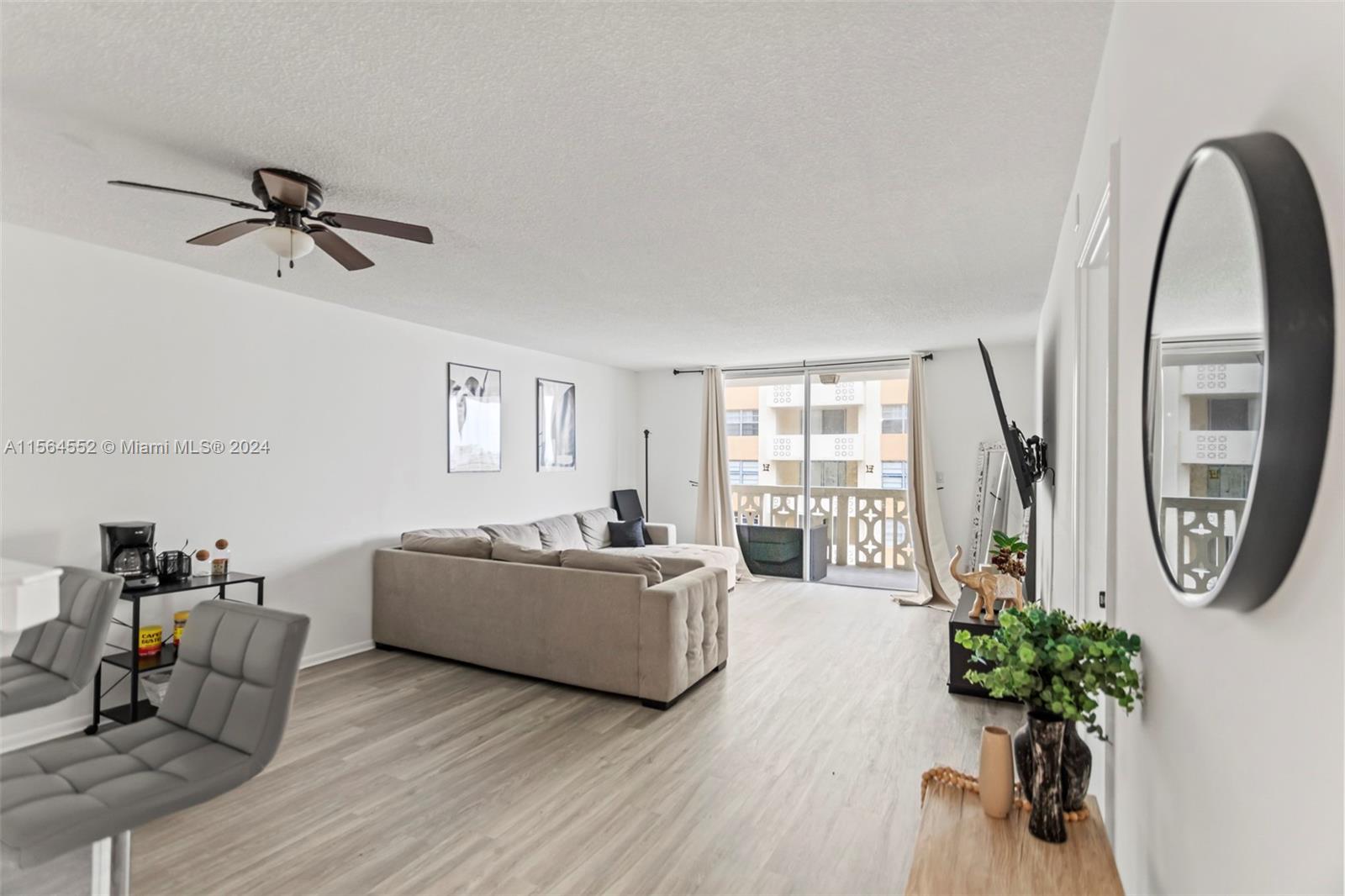 1817 S Ocean Dr 722, Hallandale Beach, Florida 33009, 1 Bedroom Bedrooms, ,1 BathroomBathrooms,Residential,For Sale,1817 S Ocean Dr 722,A11564552