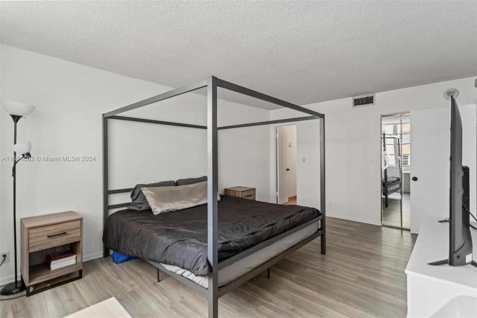 1817 S Ocean Dr 722, Hallandale Beach, Florida 33009, 1 Bedroom Bedrooms, ,1 BathroomBathrooms,Residential,For Sale,1817 S Ocean Dr 722,A11564552