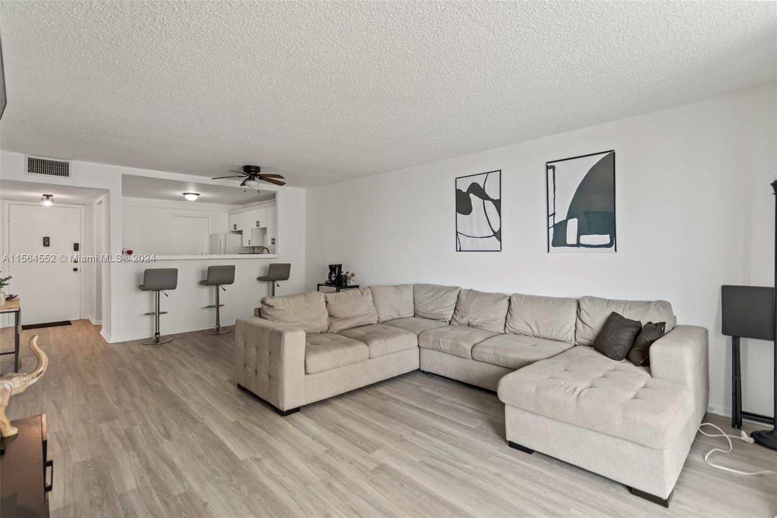 1817 S Ocean Dr 722, Hallandale Beach, Florida 33009, 1 Bedroom Bedrooms, ,1 BathroomBathrooms,Residential,For Sale,1817 S Ocean Dr 722,A11564552
