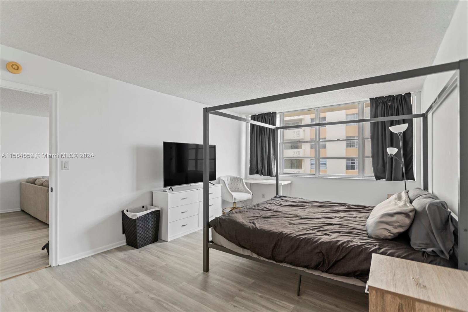 1817 S Ocean Dr 722, Hallandale Beach, Florida 33009, 1 Bedroom Bedrooms, ,1 BathroomBathrooms,Residential,For Sale,1817 S Ocean Dr 722,A11564552