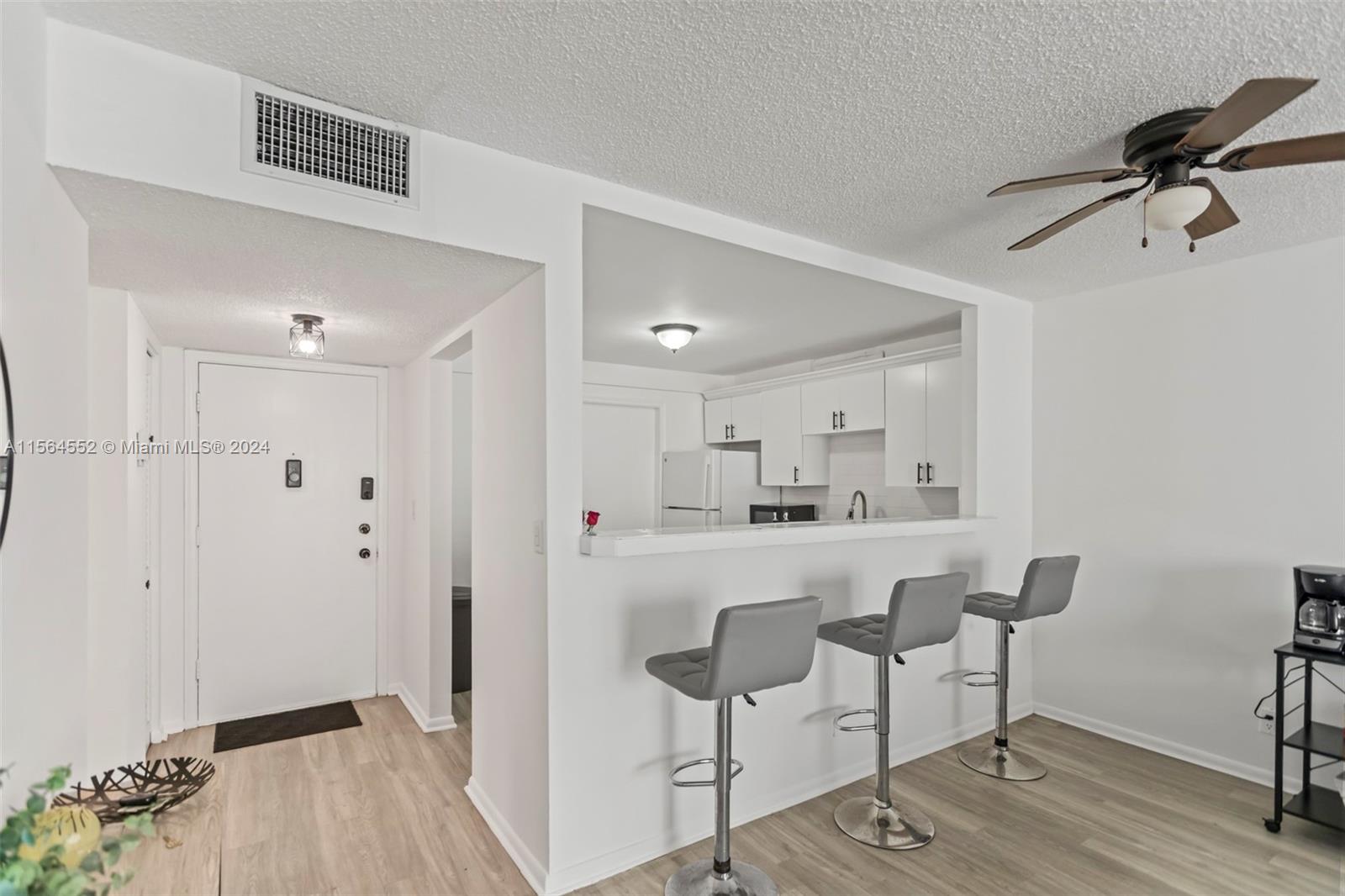 1817 S Ocean Dr 722, Hallandale Beach, Florida 33009, 1 Bedroom Bedrooms, ,1 BathroomBathrooms,Residential,For Sale,1817 S Ocean Dr 722,A11564552