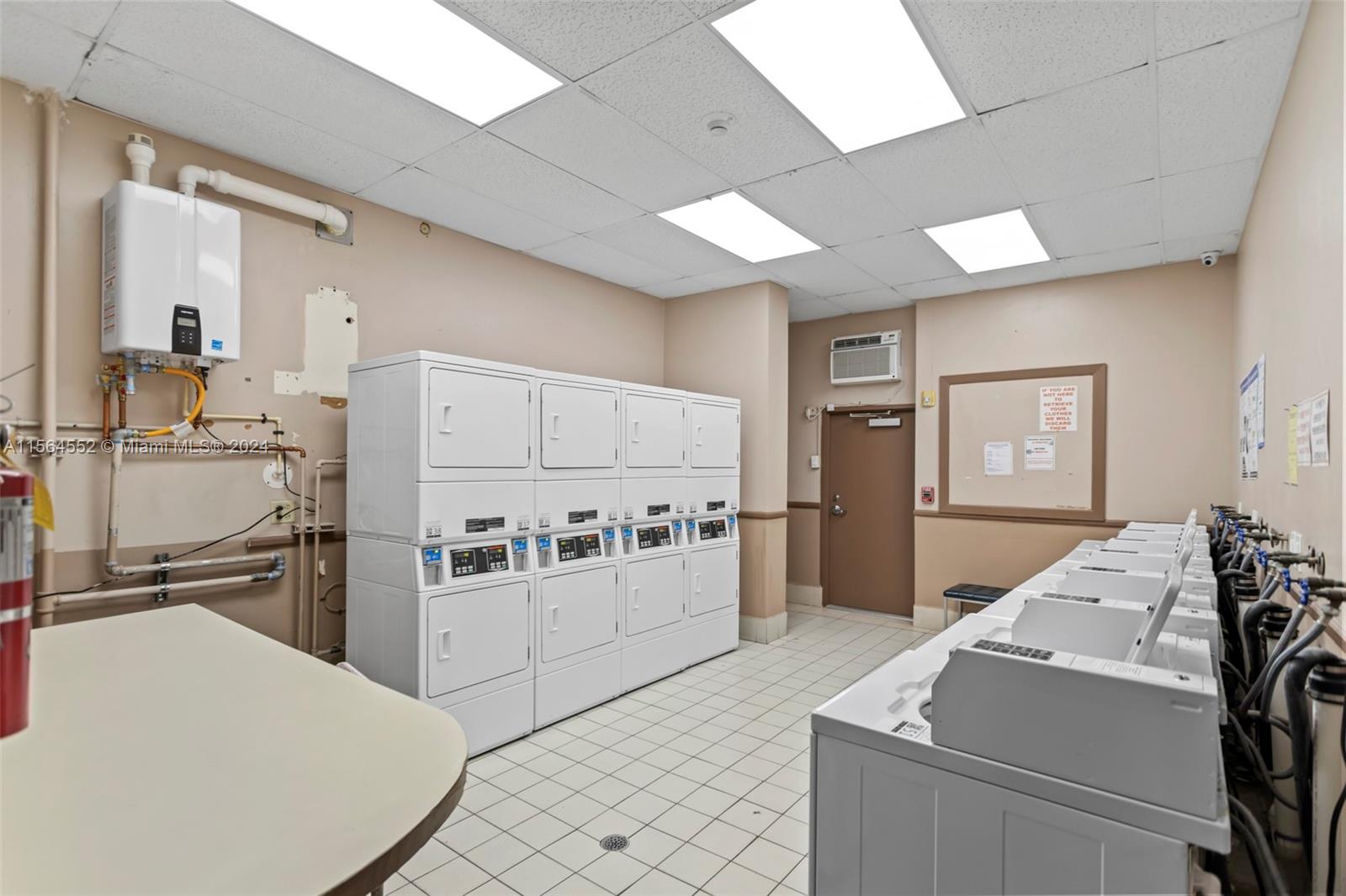 1817 S Ocean Dr 722, Hallandale Beach, Florida 33009, 1 Bedroom Bedrooms, ,1 BathroomBathrooms,Residential,For Sale,1817 S Ocean Dr 722,A11564552