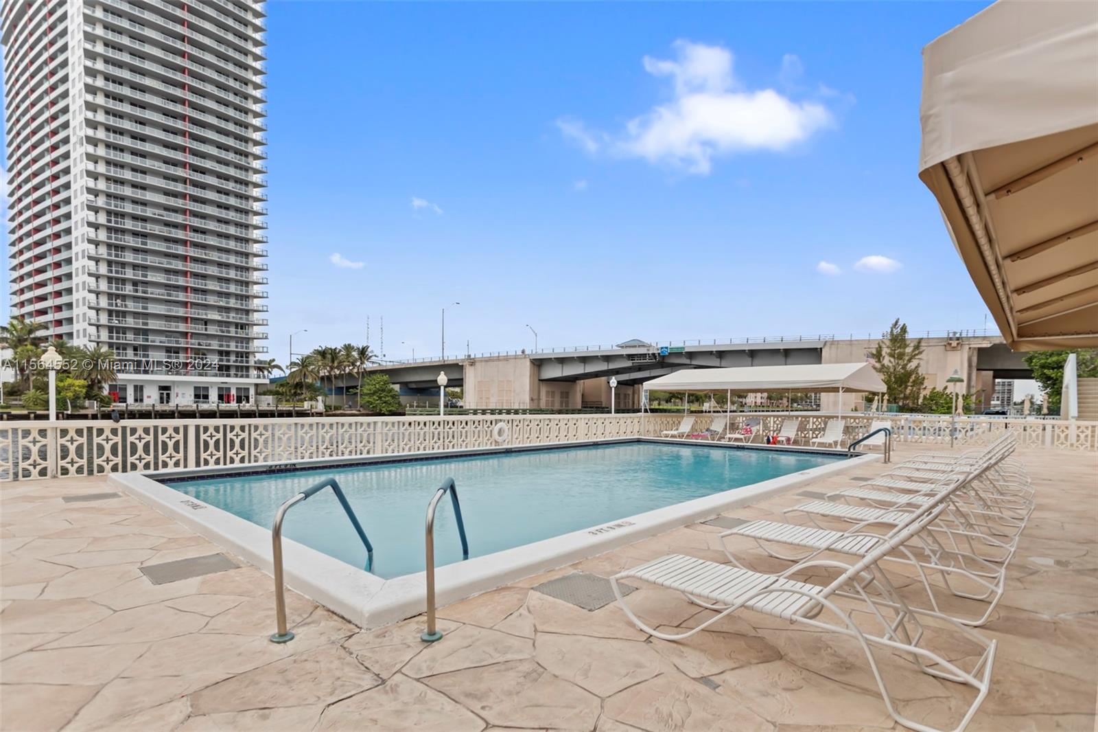 1817 S Ocean Dr 722, Hallandale Beach, Florida 33009, 1 Bedroom Bedrooms, ,1 BathroomBathrooms,Residential,For Sale,1817 S Ocean Dr 722,A11564552