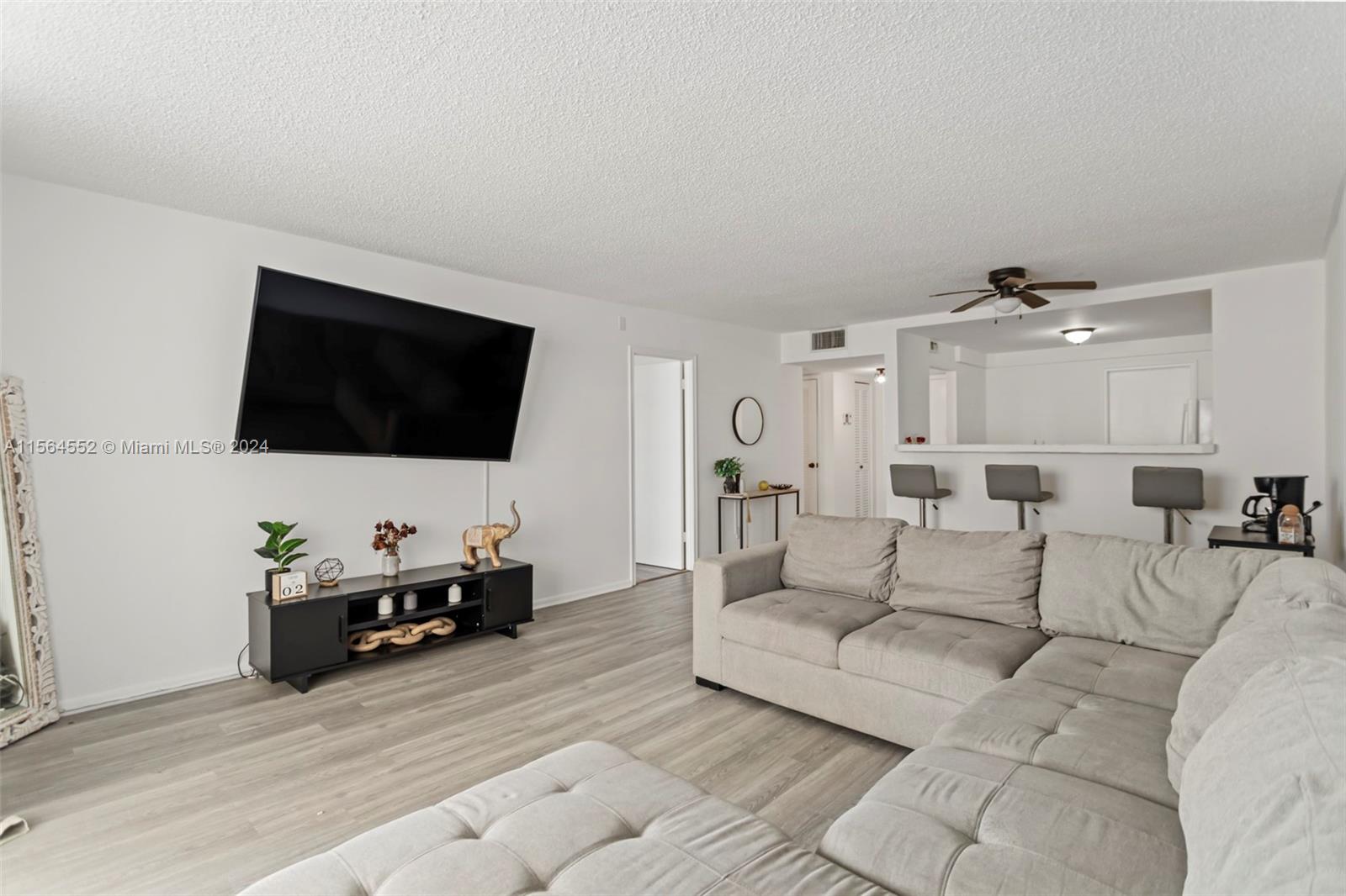1817 S Ocean Dr 722, Hallandale Beach, Florida 33009, 1 Bedroom Bedrooms, ,1 BathroomBathrooms,Residential,For Sale,1817 S Ocean Dr 722,A11564552