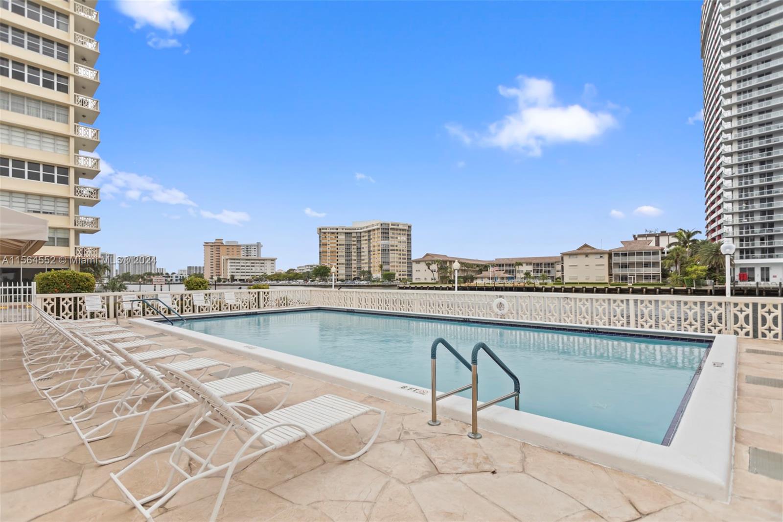 1817 S Ocean Dr 722, Hallandale Beach, Florida 33009, 1 Bedroom Bedrooms, ,1 BathroomBathrooms,Residential,For Sale,1817 S Ocean Dr 722,A11564552