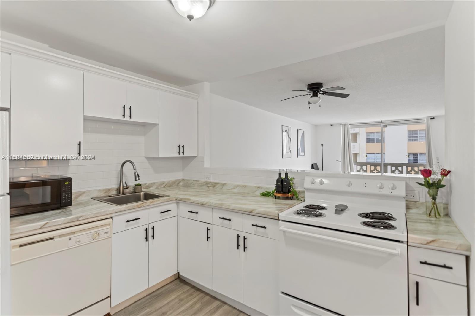 1817 S Ocean Dr 722, Hallandale Beach, Florida 33009, 1 Bedroom Bedrooms, ,1 BathroomBathrooms,Residential,For Sale,1817 S Ocean Dr 722,A11564552