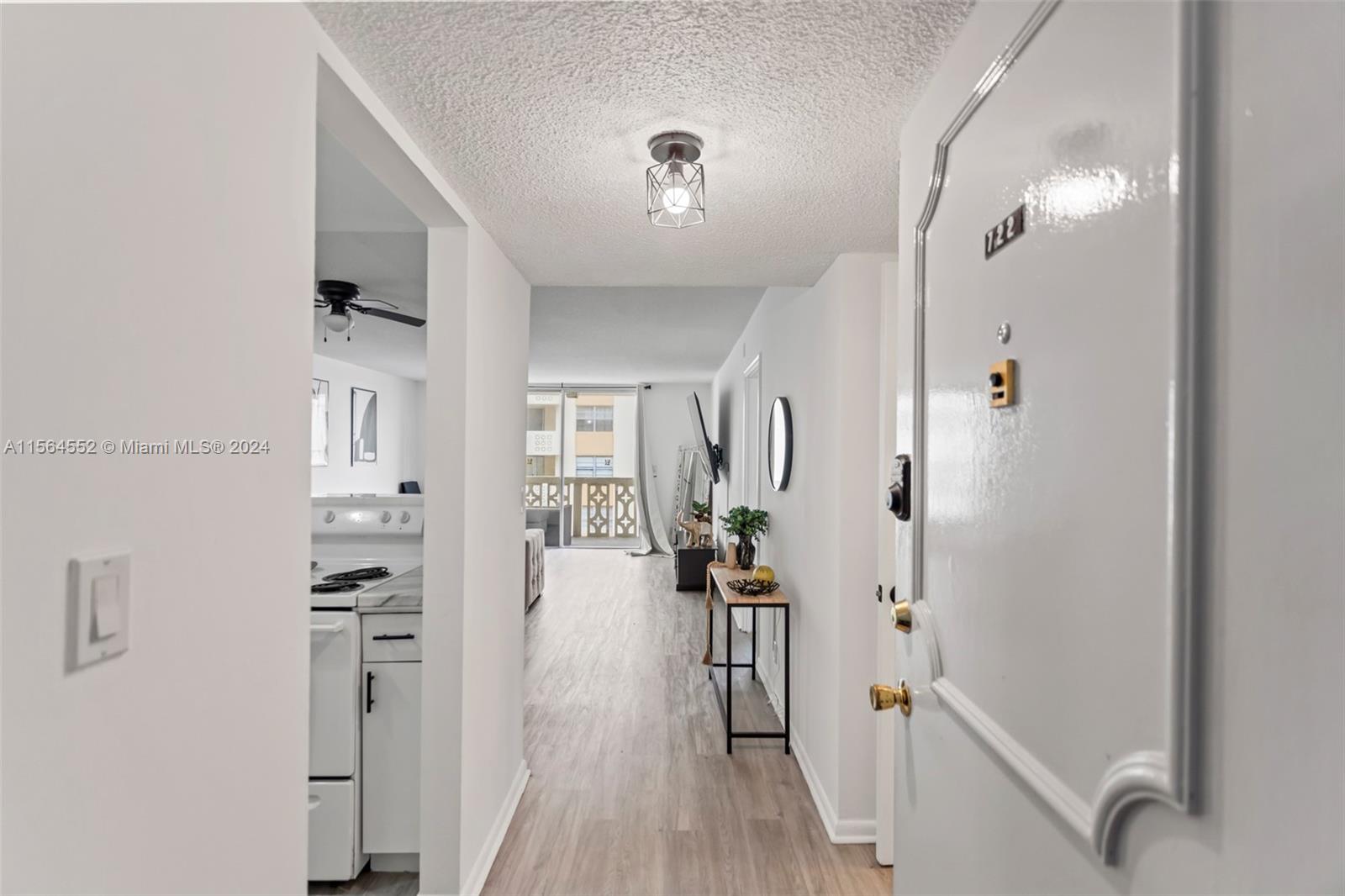 1817 S Ocean Dr 722, Hallandale Beach, Florida 33009, 1 Bedroom Bedrooms, ,1 BathroomBathrooms,Residential,For Sale,1817 S Ocean Dr 722,A11564552