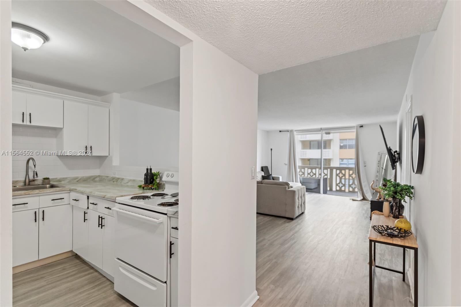 1817 S Ocean Dr 722, Hallandale Beach, Florida 33009, 1 Bedroom Bedrooms, ,1 BathroomBathrooms,Residential,For Sale,1817 S Ocean Dr 722,A11564552