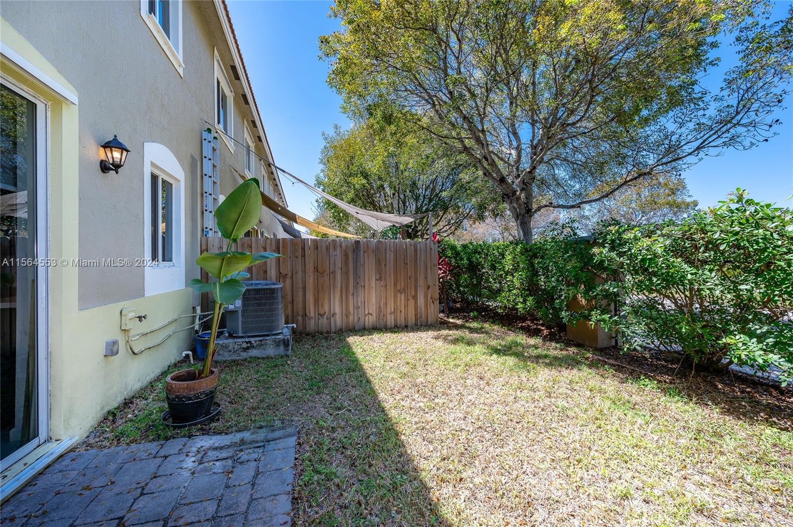 2405 SE 10th St 2405, Homestead, Florida 33035, 3 Bedrooms Bedrooms, ,2 BathroomsBathrooms,Residential,For Sale,2405 SE 10th St 2405,A11564553