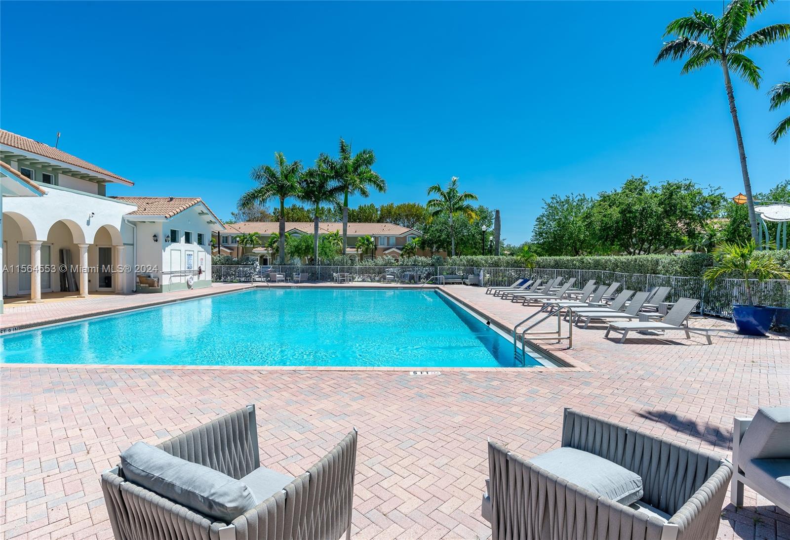 2405 SE 10th St 2405, Homestead, Florida 33035, 3 Bedrooms Bedrooms, ,2 BathroomsBathrooms,Residential,For Sale,2405 SE 10th St 2405,A11564553