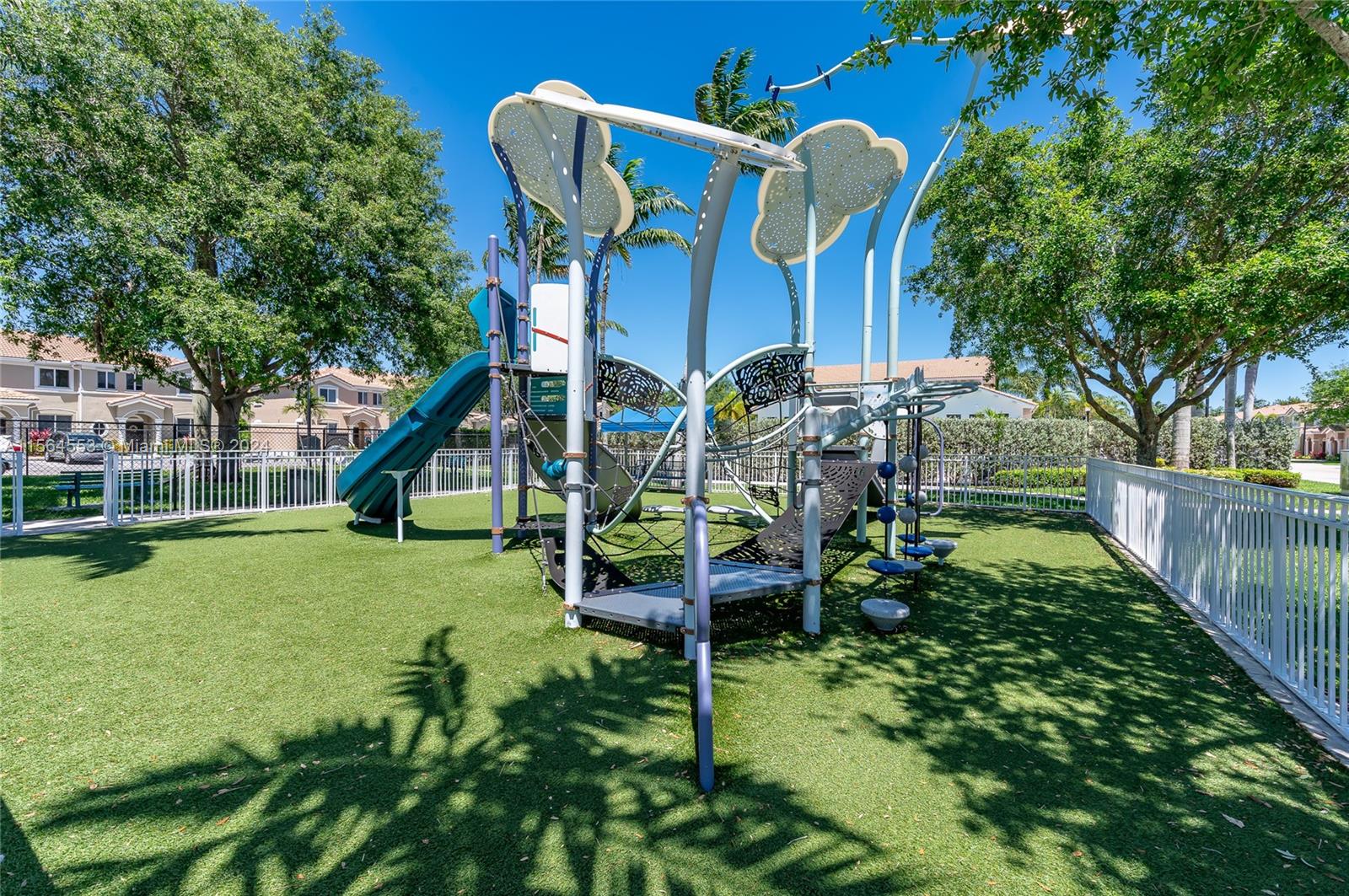 2405 SE 10th St 2405, Homestead, Florida 33035, 3 Bedrooms Bedrooms, ,2 BathroomsBathrooms,Residential,For Sale,2405 SE 10th St 2405,A11564553