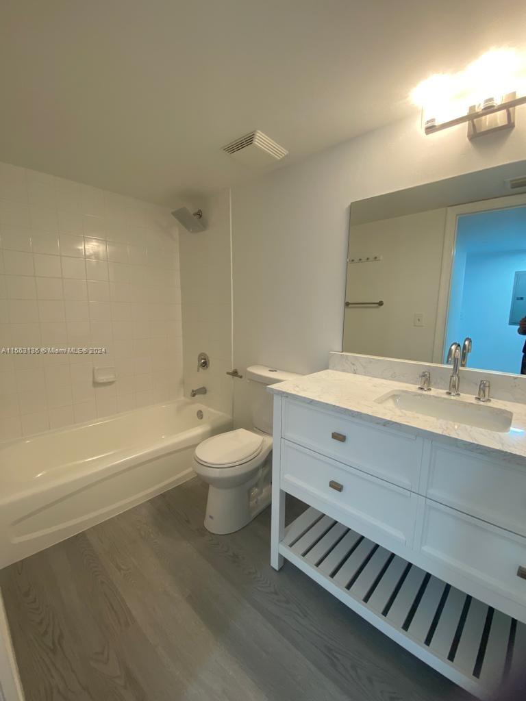 3000 Coral Way 1510, Miami, Florida 33145, 2 Bedrooms Bedrooms, ,2 BathroomsBathrooms,Residentiallease,For Rent,3000 Coral Way 1510,A11563136