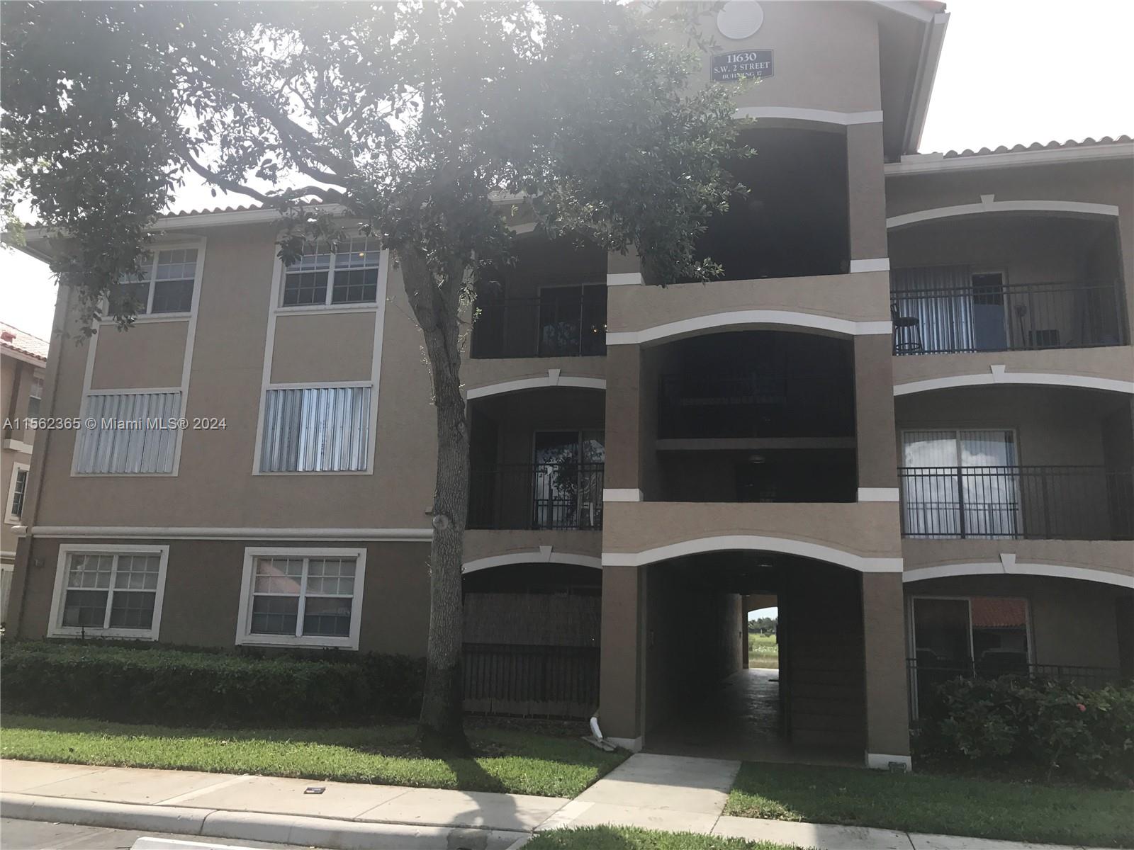 11630 SW 2nd St 17301, Pembroke Pines, Florida 33025, 2 Bedrooms Bedrooms, ,2 BathroomsBathrooms,Residentiallease,For Rent,11630 SW 2nd St 17301,A11562365