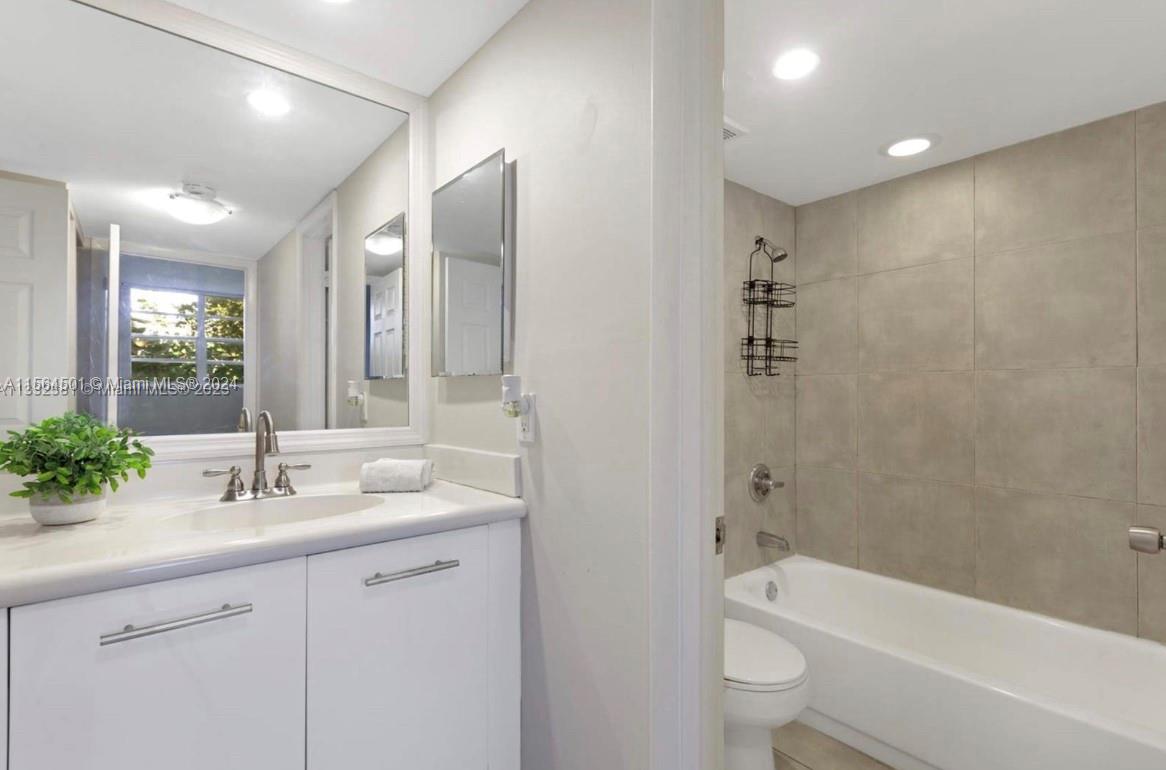 680 NE 64th St A416, Miami, Florida 33138, 1 Bedroom Bedrooms, ,1 BathroomBathrooms,Residentiallease,For Rent,680 NE 64th St A416,A11564501