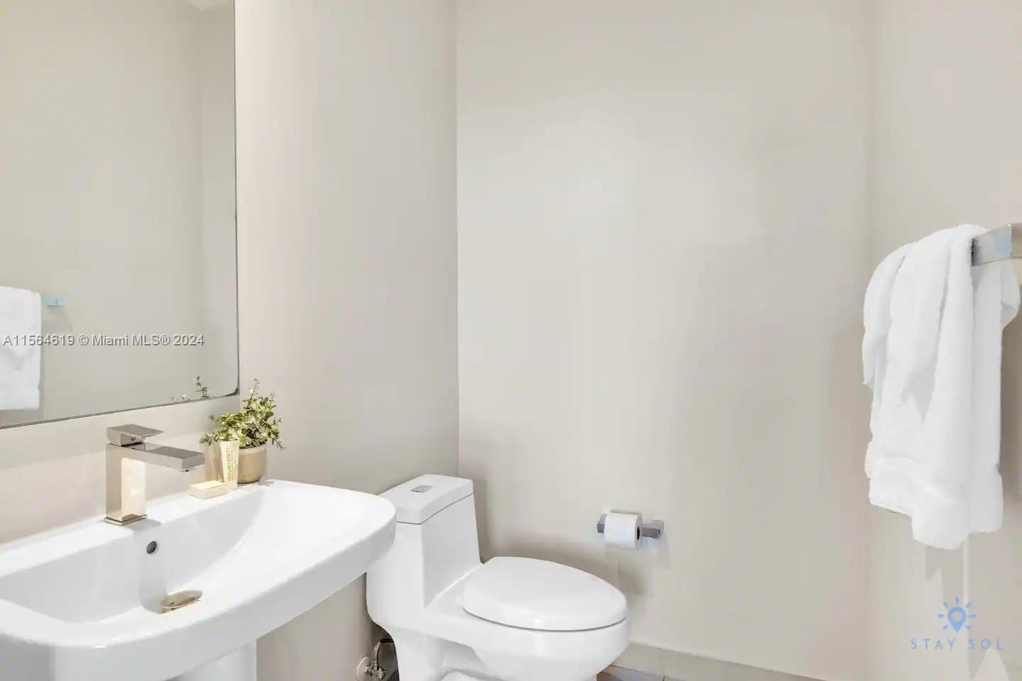 4010 S Ocean Dr R308, Hollywood, Florida 33019, 3 Bedrooms Bedrooms, ,2 BathroomsBathrooms,Residentiallease,For Rent,4010 S Ocean Dr R308,A11564619