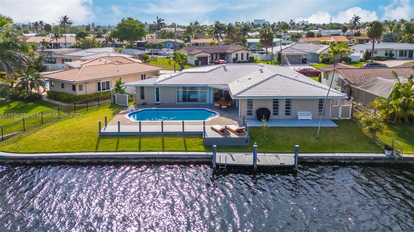 670 SE 7th Ave, Pompano Beach, Florida 33060, 3 Bedrooms Bedrooms, ,3 BathroomsBathrooms,Residential,For Sale,670 SE 7th Ave,A11564626