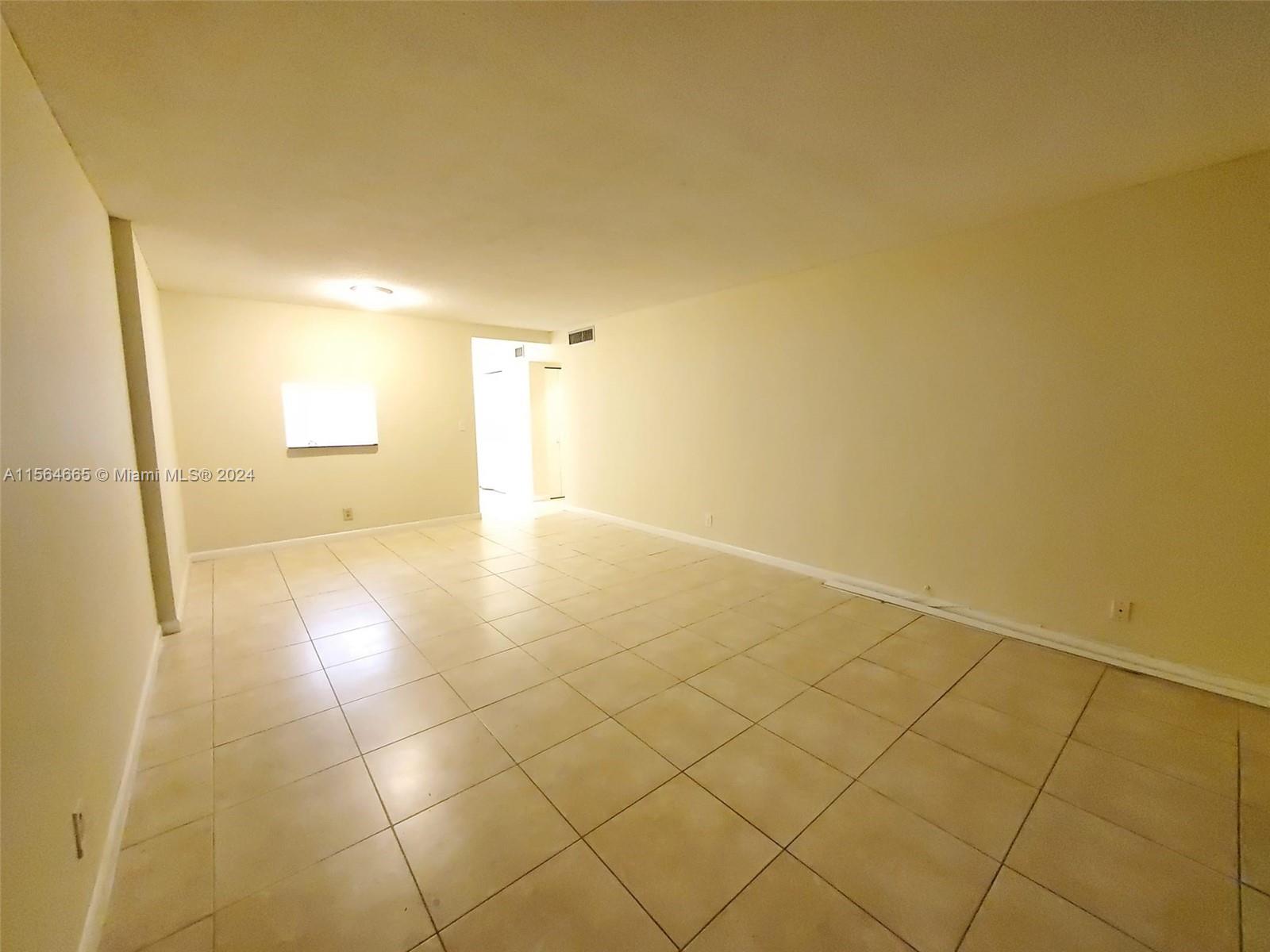 300 NE 12th Ave 105, Hallandale Beach, Florida 33009, 1 Bedroom Bedrooms, ,1 BathroomBathrooms,Residentiallease,For Rent,300 NE 12th Ave 105,A11564665