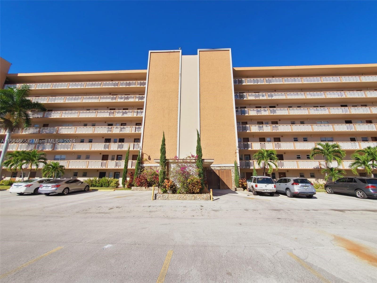 300 NE 12th Ave 105, Hallandale Beach, Florida 33009, 1 Bedroom Bedrooms, ,1 BathroomBathrooms,Residentiallease,For Rent,300 NE 12th Ave 105,A11564665