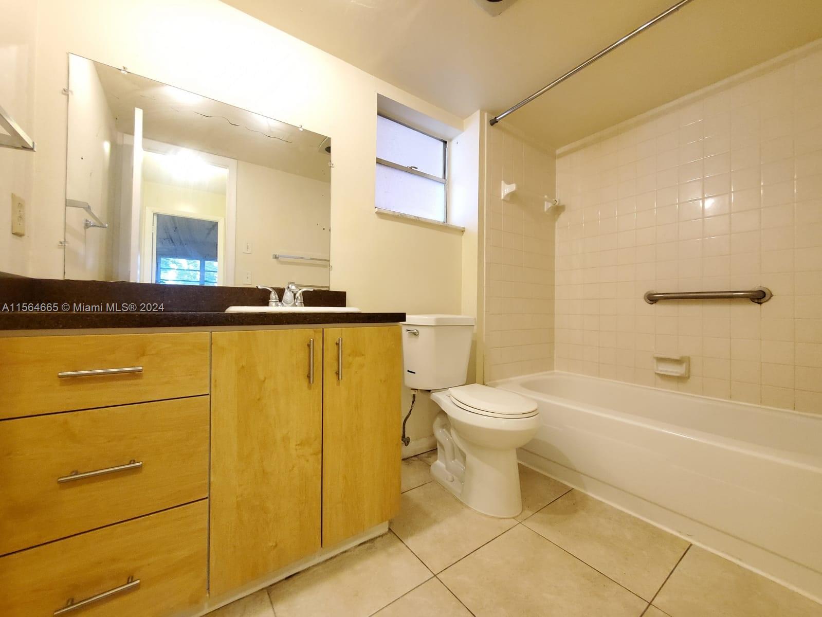 300 NE 12th Ave 105, Hallandale Beach, Florida 33009, 1 Bedroom Bedrooms, ,1 BathroomBathrooms,Residentiallease,For Rent,300 NE 12th Ave 105,A11564665