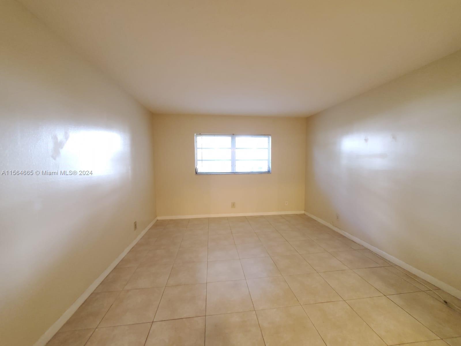 300 NE 12th Ave 105, Hallandale Beach, Florida 33009, 1 Bedroom Bedrooms, ,1 BathroomBathrooms,Residentiallease,For Rent,300 NE 12th Ave 105,A11564665