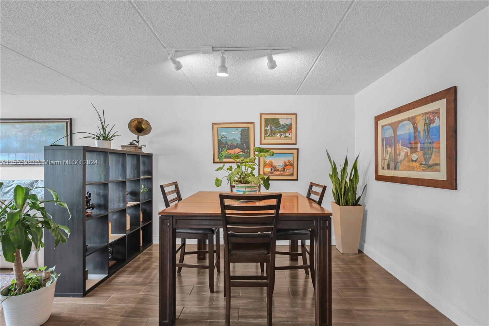 6065 NW 186th St 103, Hialeah, Florida 33015, 2 Bedrooms Bedrooms, ,2 BathroomsBathrooms,Residential,For Sale,6065 NW 186th St 103,A11555983