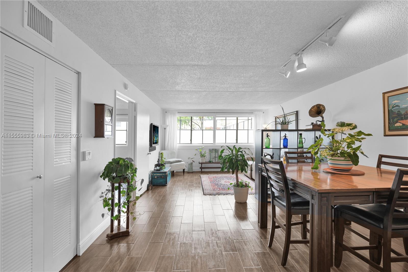 6065 NW 186th St 103, Hialeah, Florida 33015, 2 Bedrooms Bedrooms, ,2 BathroomsBathrooms,Residential,For Sale,6065 NW 186th St 103,A11555983